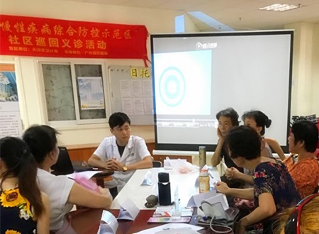 现代医疗义工队深入社区开展慢病防控巡回讲座